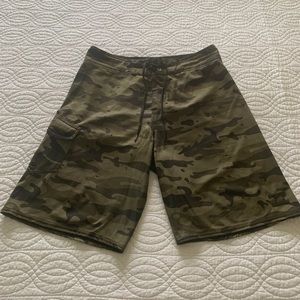 Billabong Camo surfing trunks
